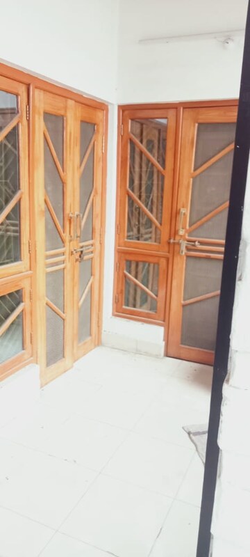 Staircase in 2 BHK Independent House at Gomti Nagar – for Rent