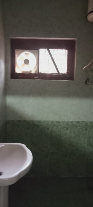 Furnished Amenities in 2 BHK Independent House at Gomti Nagar – for Rent