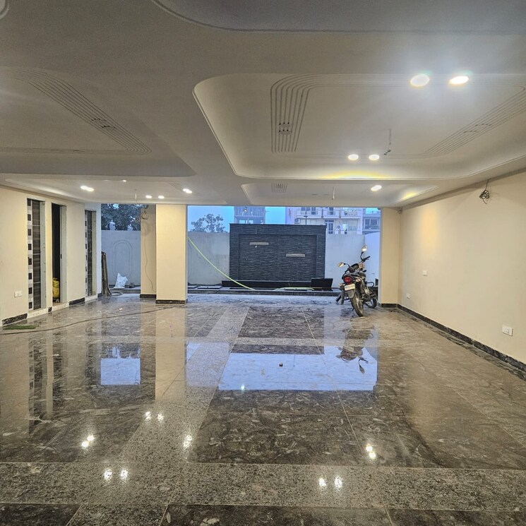  Parking, ambala highway 3 Bedroom 2400 Sq.Ft. Apartment In Ambala Highway Zirakpur 8051927