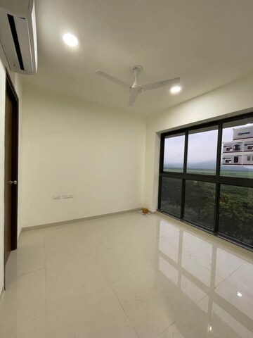 Room in 2 BHK Apartment at Lodha Splendora, Ghodbunder Road – for Rent