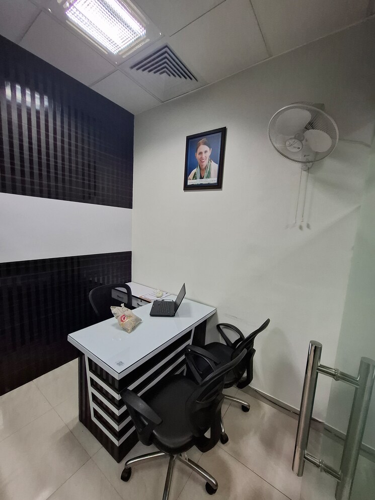 Team Area, netaji subhash place Commercial Office Space 800 Sq.Ft. In Netaji Subhash Place Delhi 8051650