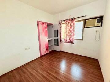 Room in 3 BHK Apartment at Lodha Splendora, Ghodbunder Road – for Rent