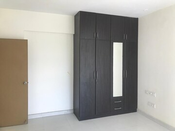 Room in 3 BHK Apartment at Valasaravakkam – for Sale