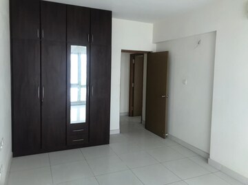 Room in 3 BHK Apartment at Valasaravakkam – for Sale