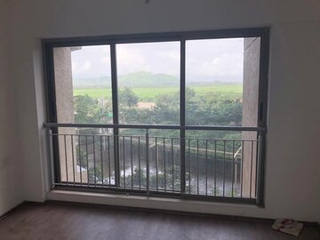 Room in 3 BHK Apartment at Lodha Splendora, Ghodbunder Road – for Rent