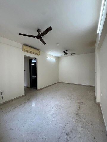 Room in 2.5 BHK Apartment at Lodha Splendora, Ghodbunder Road – for Rent