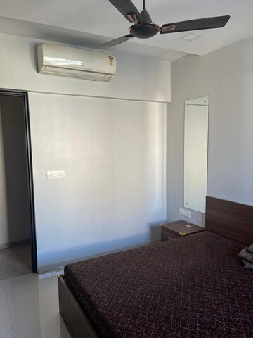 Room in 2 BHK Apartment at Lodha Splendora, Ghodbunder Road – for Rent