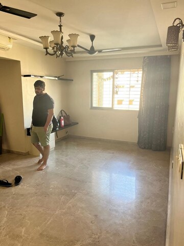 Room in 2 BHK Apartment at Lodha Splendora, Ghodbunder Road – for Rent