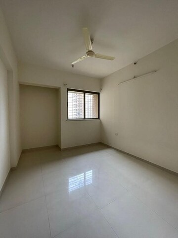 Room in 2 BHK Apartment at Lodha Splendora, Ghodbunder Road – for Rent