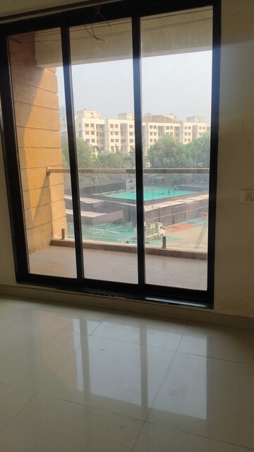 Room in 1 BHK Apartment at Vistas CHS, Kavesar – for Rent