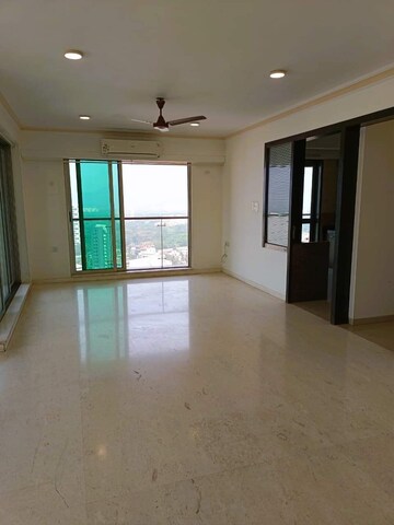 Room in 4 BHK Apartment at Rajesh Raj Grandeur, Powai – for Sale