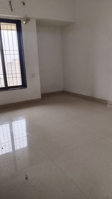 Room in 2 BHK Apartment at Cosmos Jewels Solitaire, Ghodbunder Road – for Rent