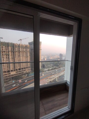 Room in 2 BHK Apartment at Ashar Axis, Majiwada – for Rent