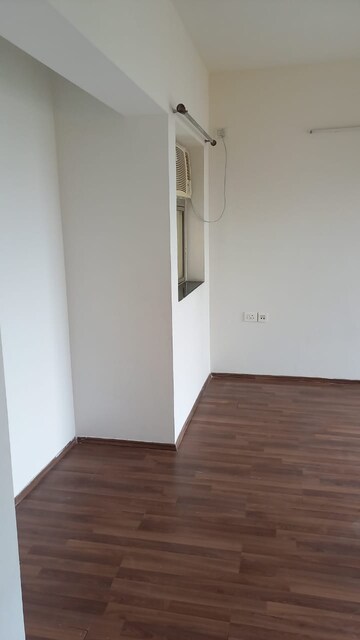 2.5 BHK Apartment For Rent in Lodha Splendora Tierra, Ghodbunder Road