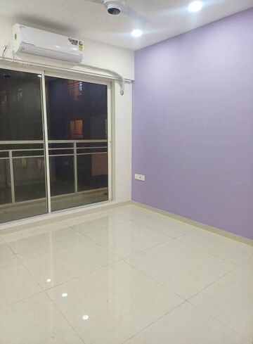 Room in 2 BHK Apartment at Sugee Atharva, Prabhadevi – for Rent