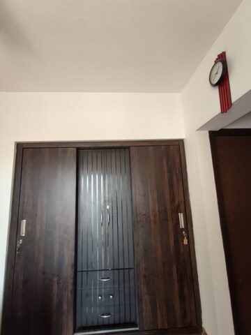 Furnished Amenities in 2.5 BHK Apartment at Lodha Splendora, Ghodbunder Road – for Rent