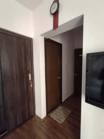 Room in 2.5 BHK Apartment at Lodha Splendora, Ghodbunder Road – for Rent