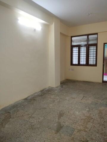 Room in 3 BHK Apartment at Vashisht Heights, Sector 87 – for Rent