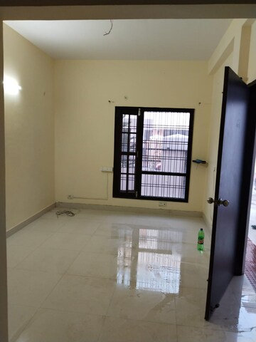 Room in 3 BHK Apartment at Adore Happy Homes, Sector 86 – for Rent