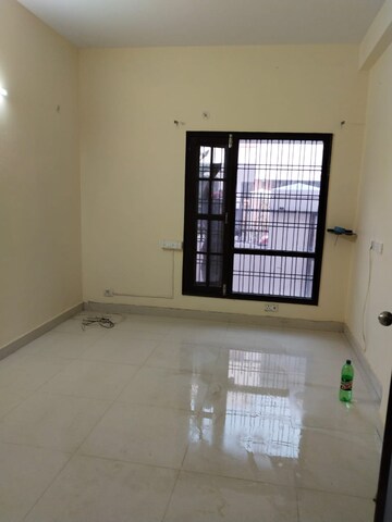 Room in 3 BHK Apartment at Adore Happy Homes, Sector 86 – for Rent