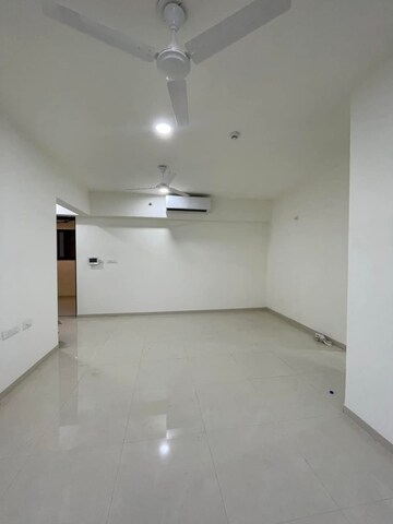 Room in 2 BHK Apartment at Lodha Splendora, Ghodbunder Road – for Rent