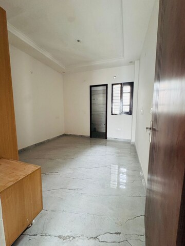 Room in 2 BHK Apartment at Adore Happy Homes Grand, Sector 85 – for Rent