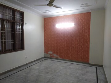 Master Bedroom in 3 BHK Builder Floor at Govindpuri – for Rent