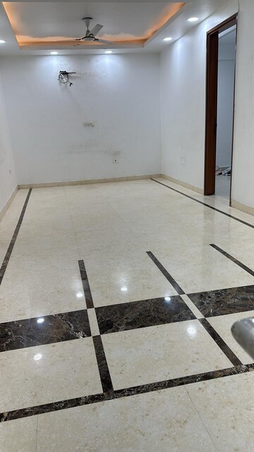 Staircase in  Shop at Spectrum@Metro, Sector 75 – for Rent
