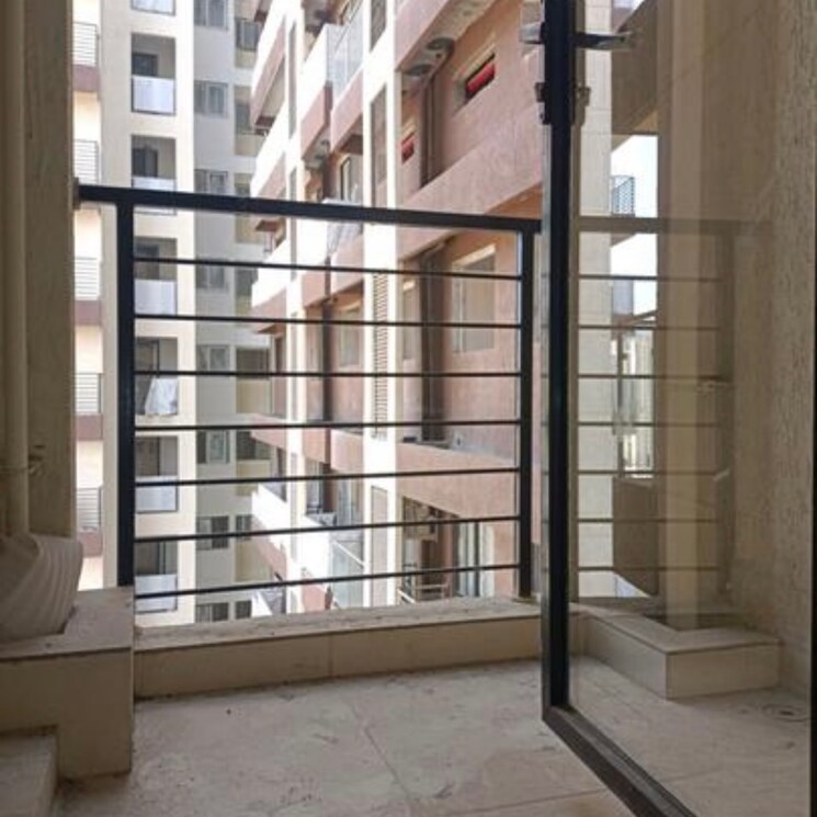 Balcony, risland-the-icon 2 Bedroom 775 Sq.Ft. Apartment In Yashaswi Nagar Thane 8051875