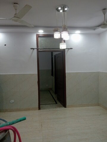 Room in 2 BHK Builder Floor at Govindpuri – for Rent