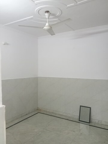 Room in 2 BHK Builder Floor at Govindpuri – for Rent