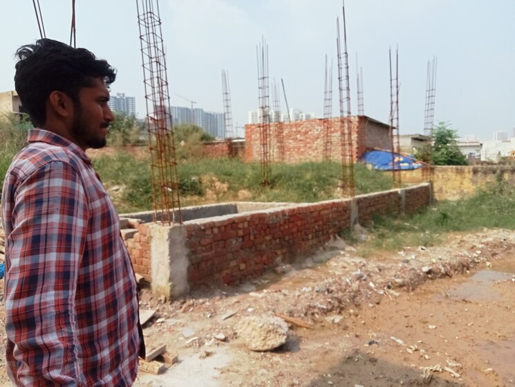 undefined, sector 81  101 Sq.Yd. Plot In Sector 81 Noida 8051930