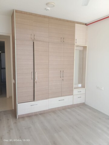 Room in 3.5 BHK Apartment at Hiranandani Lake Verandahs, Bilekahalli – for Rent