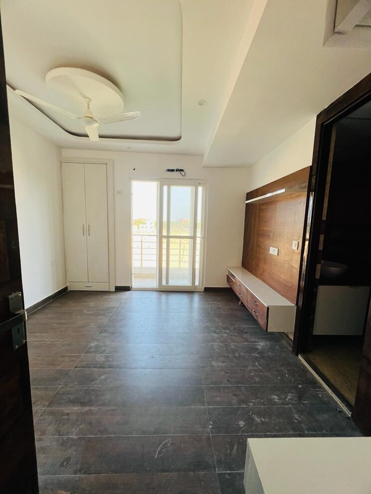 Room, upsidc site b 3 Bedroom 100 Sq.Yd. Villa In Upsidc Site B Greater Noida 8051990