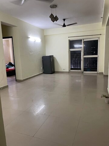 Room in 2 BHK Apartment at Omaxe Grand, Sector 93b – for Rent