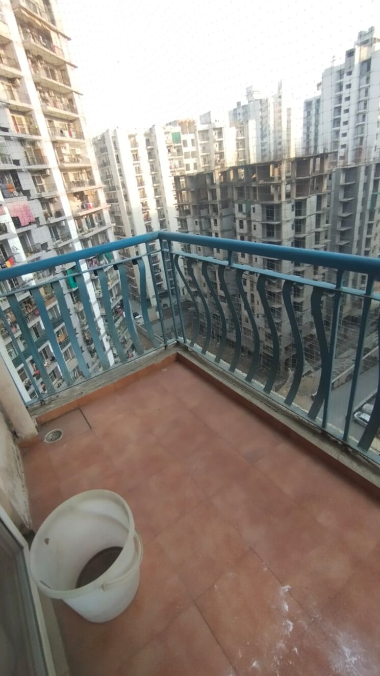 Balcony, amrapali-pan-oasis 2 Bedroom 1125 Sq.Ft. Apartment In Sector 70 Noida 8052051