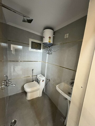Bathroom in 1 RK Apartment at Pioneer Park Phase 1, Sector 61 – for Rent