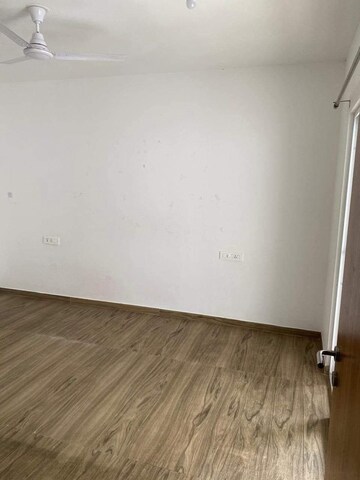 Room in 2 BHK Apartment at Panchshil Eon Free Zone, Kharadi – for Rent