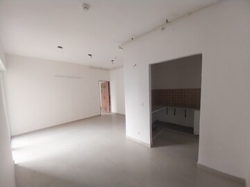 Room in 2.5 BHK Apartment at Mahagun Mywoods III, Sector 16c Greater Noida – for Sale