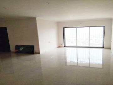 Room in 2 BHK Apartment at Rustomjee Erika, Bandra East – for Rent