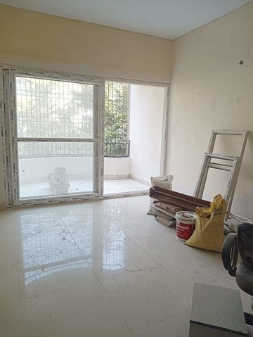 Living Room in 3.5 BHK Apartment at Mayur Vihar Phase 1 – for Rent