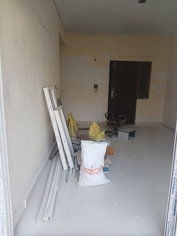 Room in 3.5 BHK Apartment at Mayur Vihar Phase 1 – for Rent