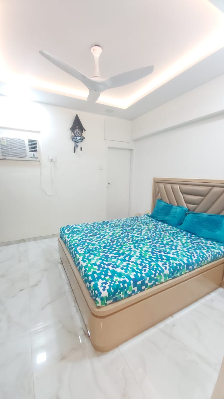 2 BHK Apartment For Sale in Oceanic Apartment