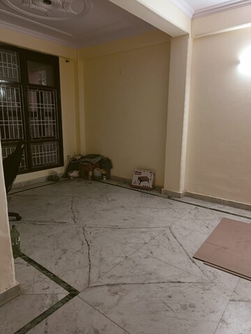 Room in 2 BHK Builder Floor at Super MIG, Sector 105 – for Rent