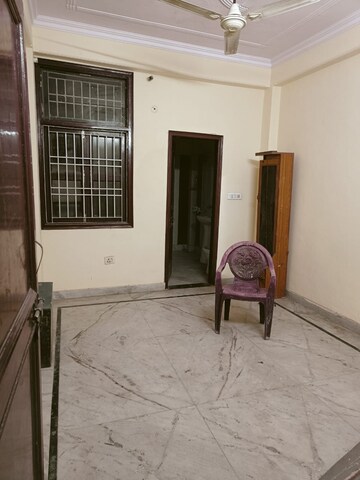 Room in 2 BHK Builder Floor at Super MIG, Sector 105 – for Rent