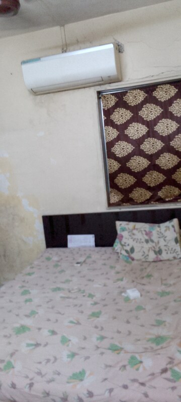 Living Room in 1.5 BHK Apartment at Panom Park, Vile Parle East – for Rent