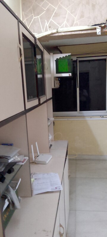 Bathroom in 1.5 BHK Apartment at Panom Park, Vile Parle East – for Rent