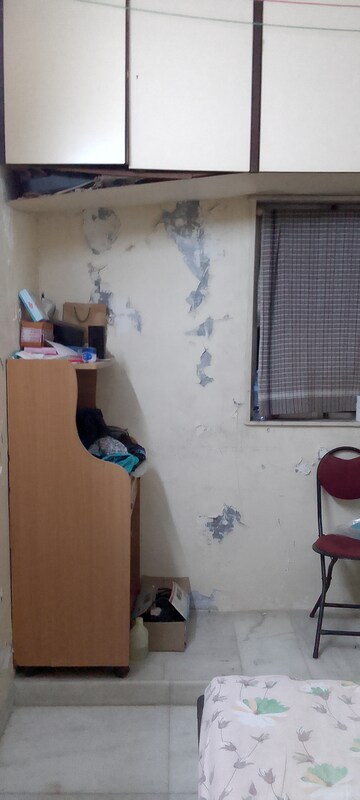 Furnished Amenities in 1.5 BHK Apartment at Panom Park, Vile Parle East – for Rent