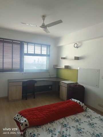 Bedroom in 4 BHK Apartment at DLF Park Place, Sector 54 – for Rent