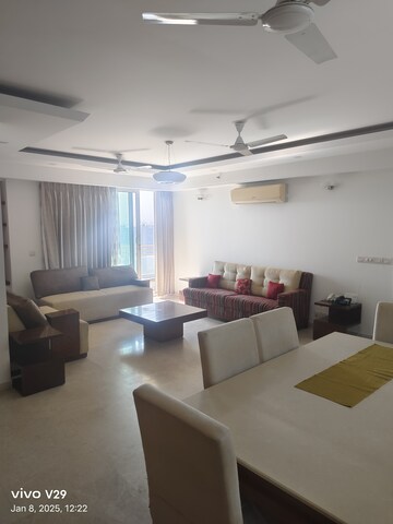 Master Bedroom in 4 BHK Apartment at DLF Park Place, Sector 54 – for Rent
